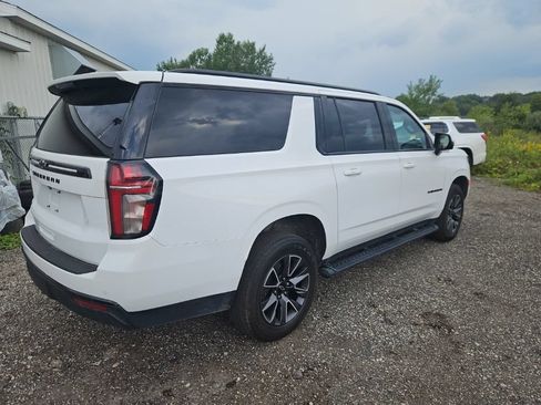 Used 2023 Chevrolet Suburban Z71 w/ Luxury Package AWD/4WD image 7