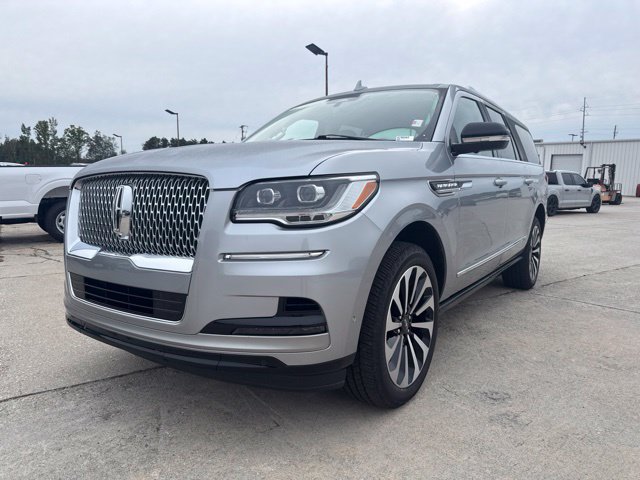Used 2023 Lincoln Navigator L Reserve AWD/4WD image 1