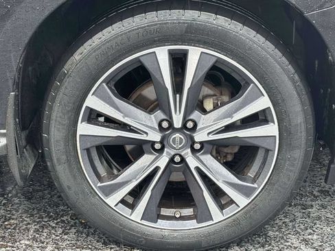 Used 2017 Nissan Pathfinder Platinum w/ Cargo Package AWD/4WD image 37
