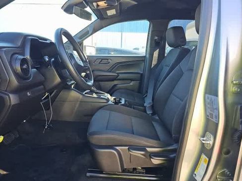 Used 2024 Chevrolet Colorado W/T image 3