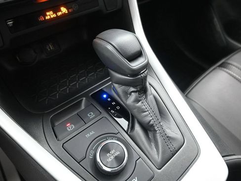 Used 2024 Toyota RAV4 LE AWD/4WD image 22