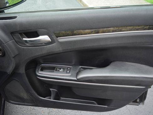 Used 2013 Chrysler 300 C RWD image 16