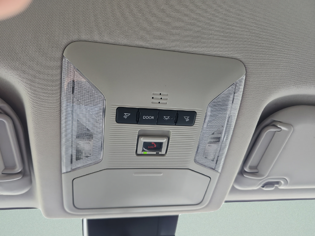 Used 2024 Toyota RAV4 XLE FWD image 17