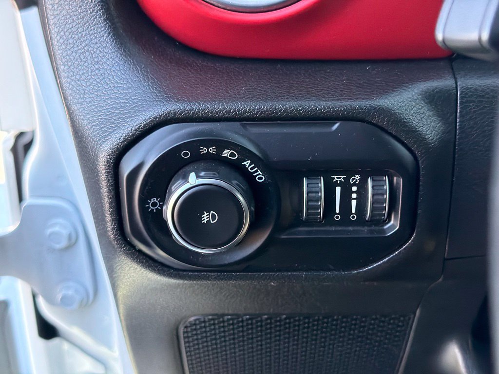 Used 2022 Jeep Wrangler Unlimited Rubicon AWD/4WD image 21