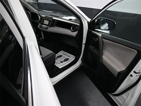 Used 2015 Toyota RAV4 XLE image 24
