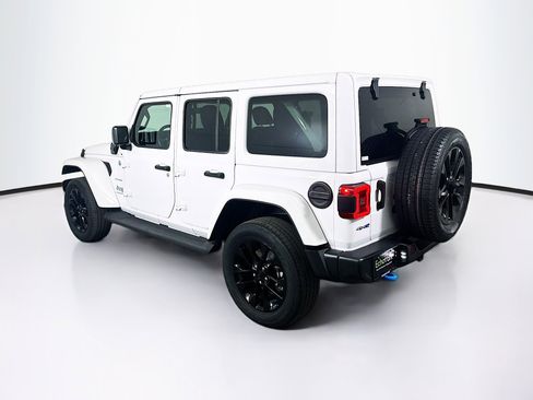 Used 2023 Jeep Wrangler Unlimited Sahara w/ Dual Top Group AWD/4WD image 5