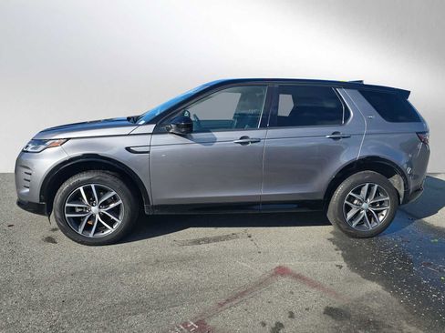 Used 2025 Land Rover Discovery Sport Dynamic SE image 2
