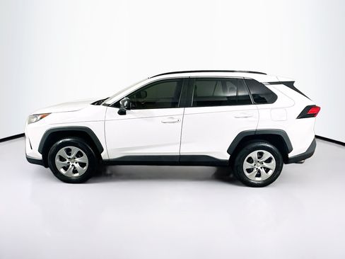 Used 2020 Toyota RAV4 LE FWD image 4