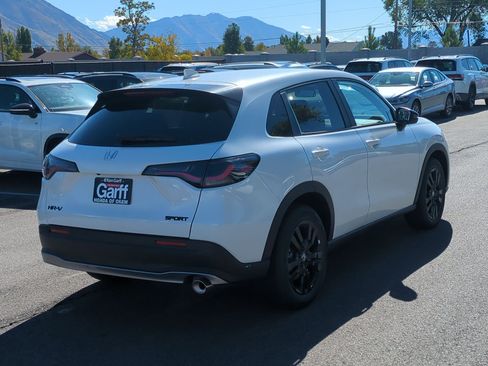 New 2026 Honda HR-V Sport image 3