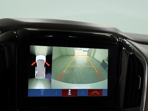 Used 2019 Chevrolet Traverse Premier w/ Driver Confidence II Package FWD image 15