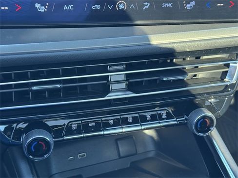 New 2026 Chevrolet Traverse LT w/ Sun and Wheel Package image 14