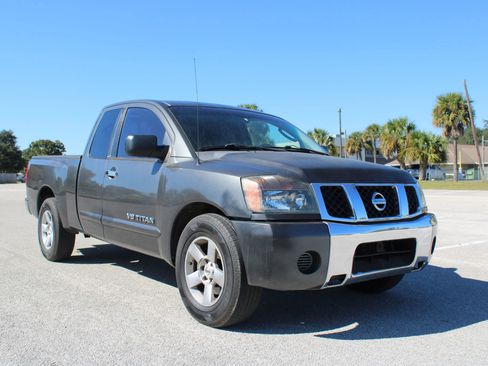 Used 2007 Nissan Titan SE image 21