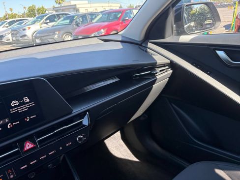 Used 2026 Kia Niro LX FWD image 33