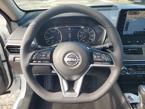 New 2025 Nissan Altima 2.5 SL image 12