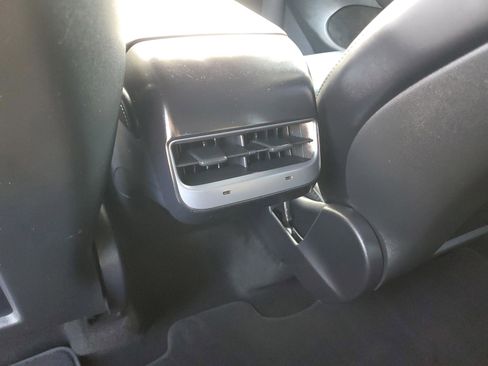 Used 2025 Tesla Model Y Long Range image 15