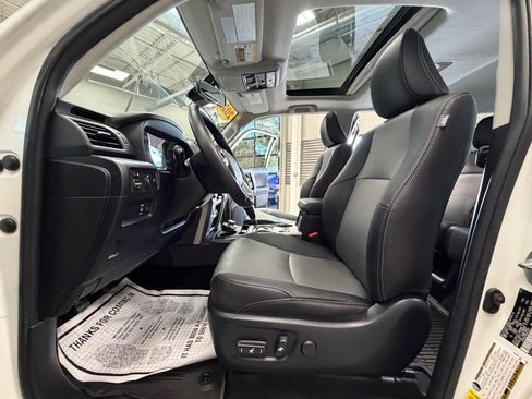 Used 2022 Toyota 4Runner SR5 Premium w/ Moonroof Package AWD/4WD image 65