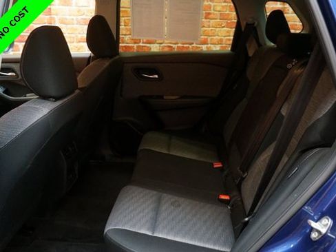 Used 2023 Nissan Rogue SV image 31