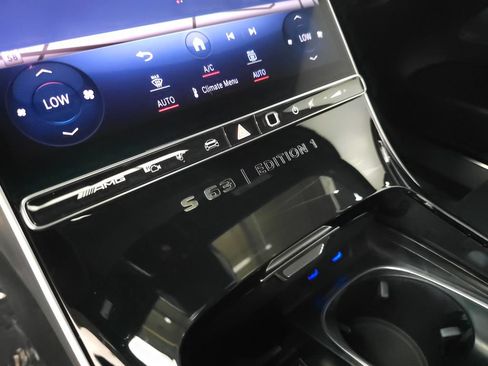 Used 2024 Mercedes-Benz S 63 AMG S w/ Carbon Fiber Exterior Package image 15