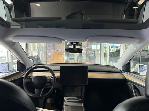 Used 2023 Tesla Model Y Long Range AWD/4WD image 22