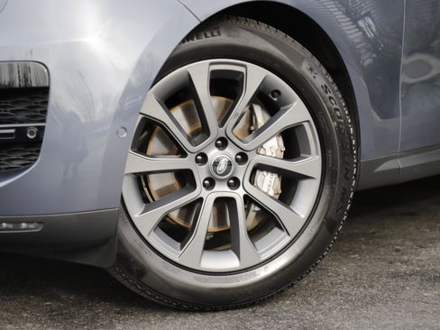 Certified 2025 Land Rover Range Rover Sport image 2