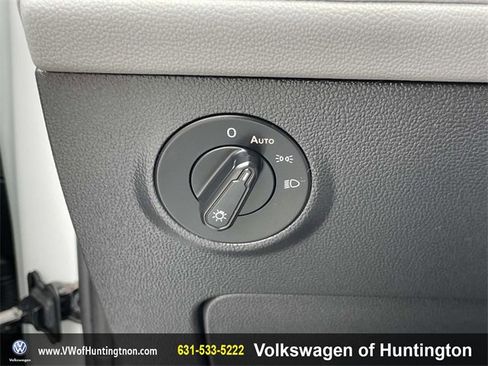 Certified 2022 Volkswagen Taos SEL image 16