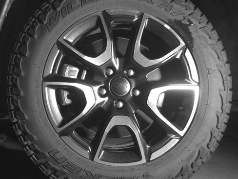Used 2025 Jeep Compass Trailhawk AWD/4WD image 11