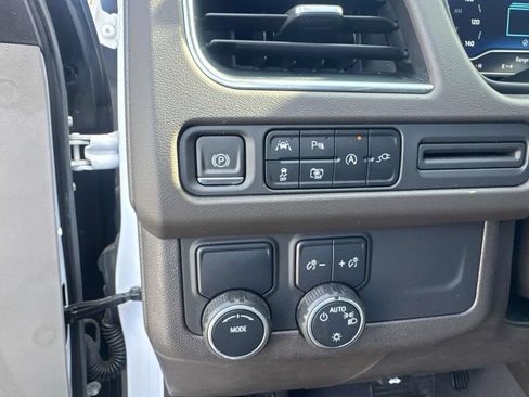 Used 2022 Chevrolet Tahoe LT w/ Luxury Package RWD image 22