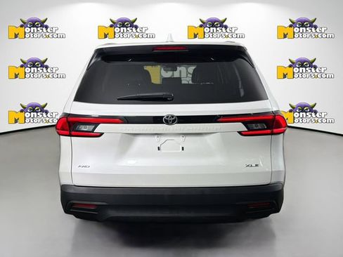 Used 2024 Toyota Grand Highlander XLE image 6