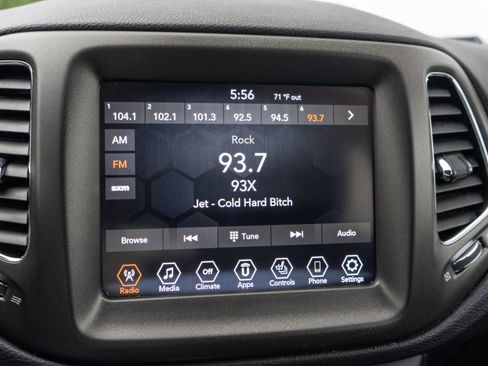 Used 2019 Jeep Compass Trailhawk w/ Cold Weather Group AWD/4WD image 16