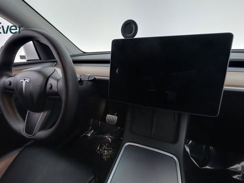 Used 2023 Tesla Model Y Performance image 22