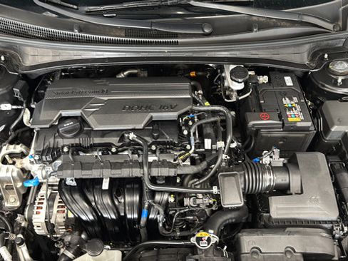 Certified 2025 Hyundai Elantra Sport FWD image 27
