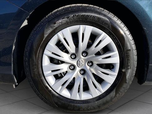 Used 2012 Toyota Camry LE image 9