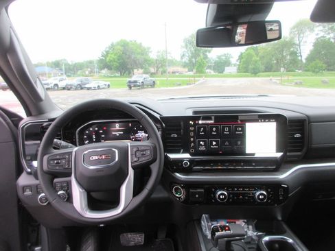 New 2026 GMC Sierra 1500 SLT w/ SLT Premium Package AWD/4WD image 17