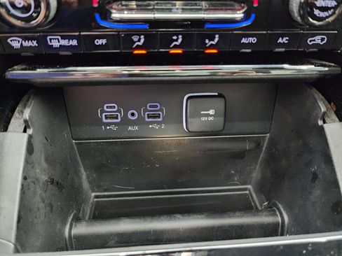 Used 2023 Jeep Grand Cherokee Limited w/ Black Appearance Package image 63