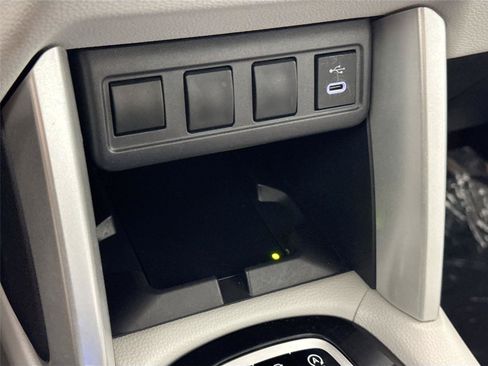 Used 2024 Toyota Corolla Cross LE FWD image 26