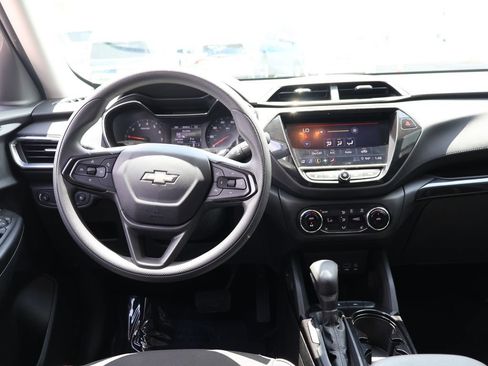 Used 2023 Chevrolet TrailBlazer LT w/ Convenience Package FWD image 17