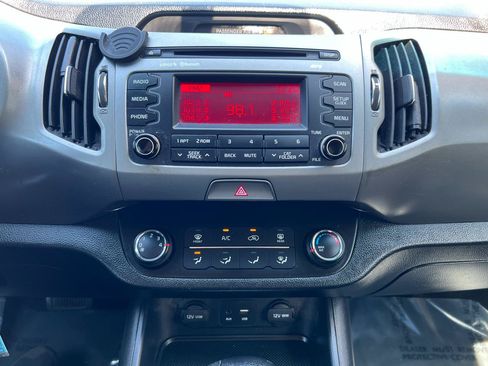 Used 2015 Kia Sportage LX FWD image 19