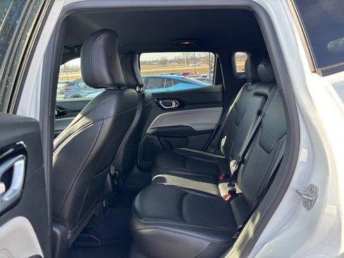 Used 2023 Jeep Compass Limited image 10