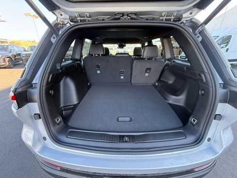 New 2025 Jeep Grand Cherokee Altitude image 20