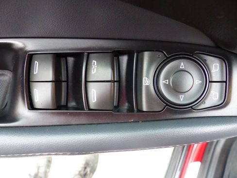 Used 2022 Buick Enclave Essence w/ Sport Touring Edition AWD/4WD image 19