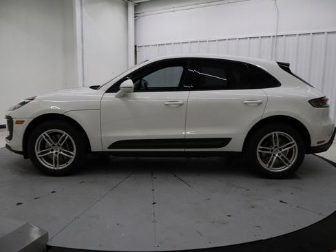 Used 2024 Porsche Macan image 9