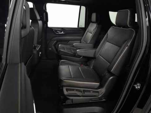 Used 2022 GMC Yukon XL SLT w/ SLT Premium Package image 37