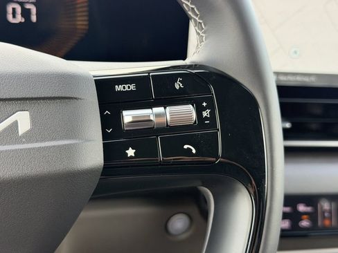 New 2027 Kia Carnival EX FWD image 36
