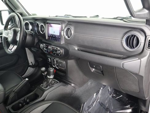Used 2023 Jeep Wrangler Unlimited Sahara AWD/4WD image 9