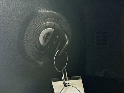 Used 2022 Toyota Tacoma SR image 28