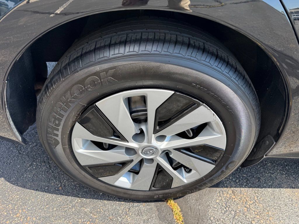 Used 2024 Nissan Altima 2.5 S FWD image 32