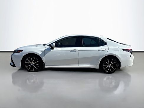 Used 2023 Toyota Camry SE image 8