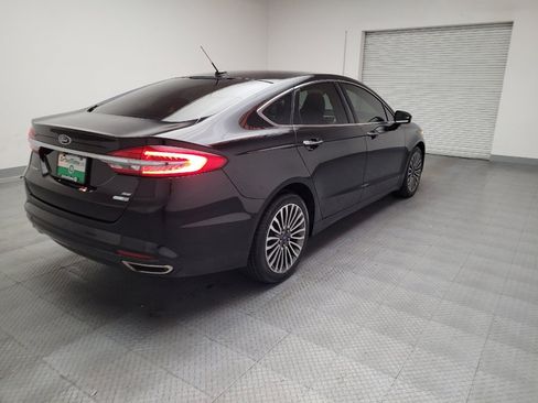 Used 2017 Ford Fusion SE w/ Fusion SE Technology Package image 9
