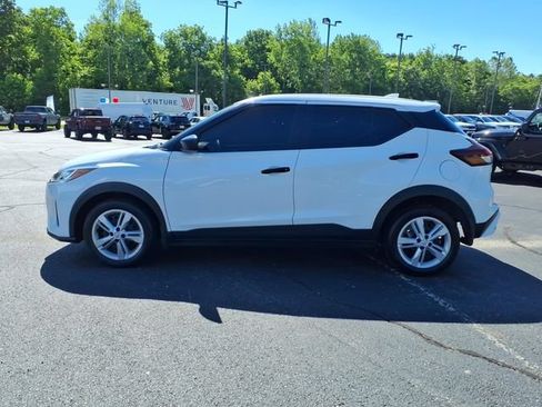 Used 2024 Nissan Kicks S FWD image 4