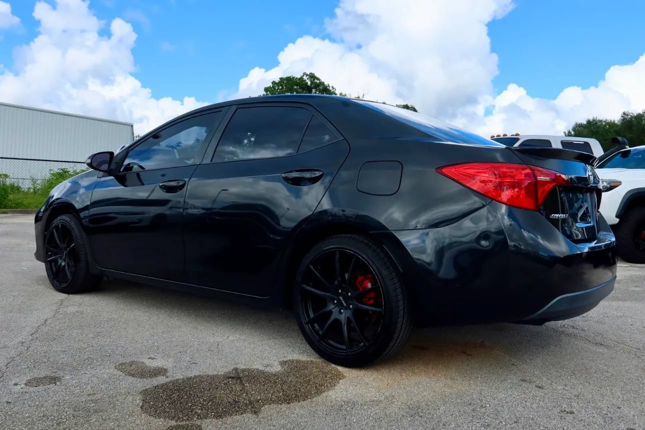 Used 2017 Toyota Corolla SE FWD image 4